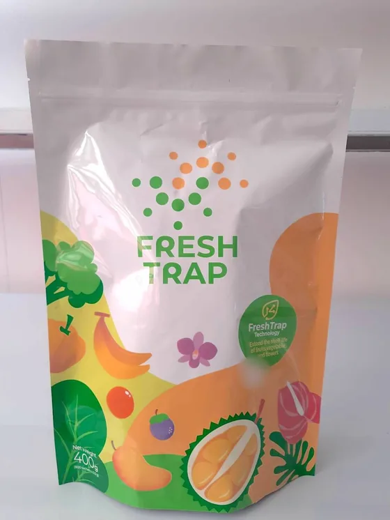 The FreshTrap 400 g stand-up pouch with its fruit and flower artwork.